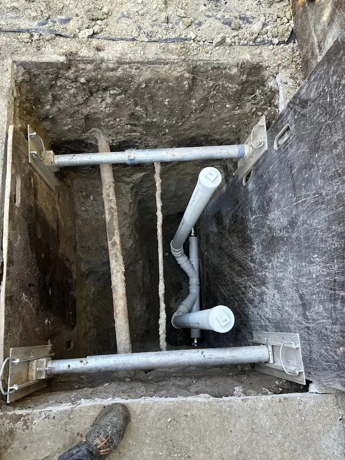 Experienced plumber completing Drain Cleaning work in Paloma Creek South